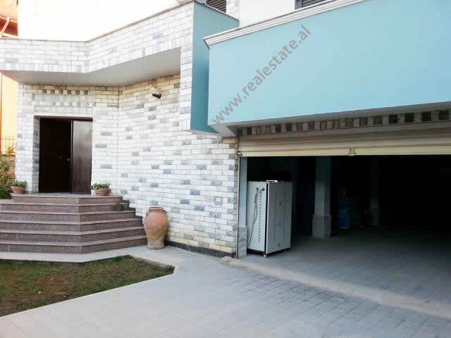 Three storey Villa for rent near Gramoz Pashko Street in Tirana, Albania — photos 2